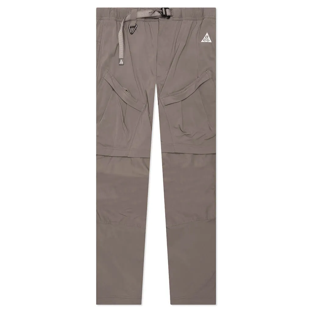 ACG "Smith Summit" Cargo Pants - Olive Grey/Summit White