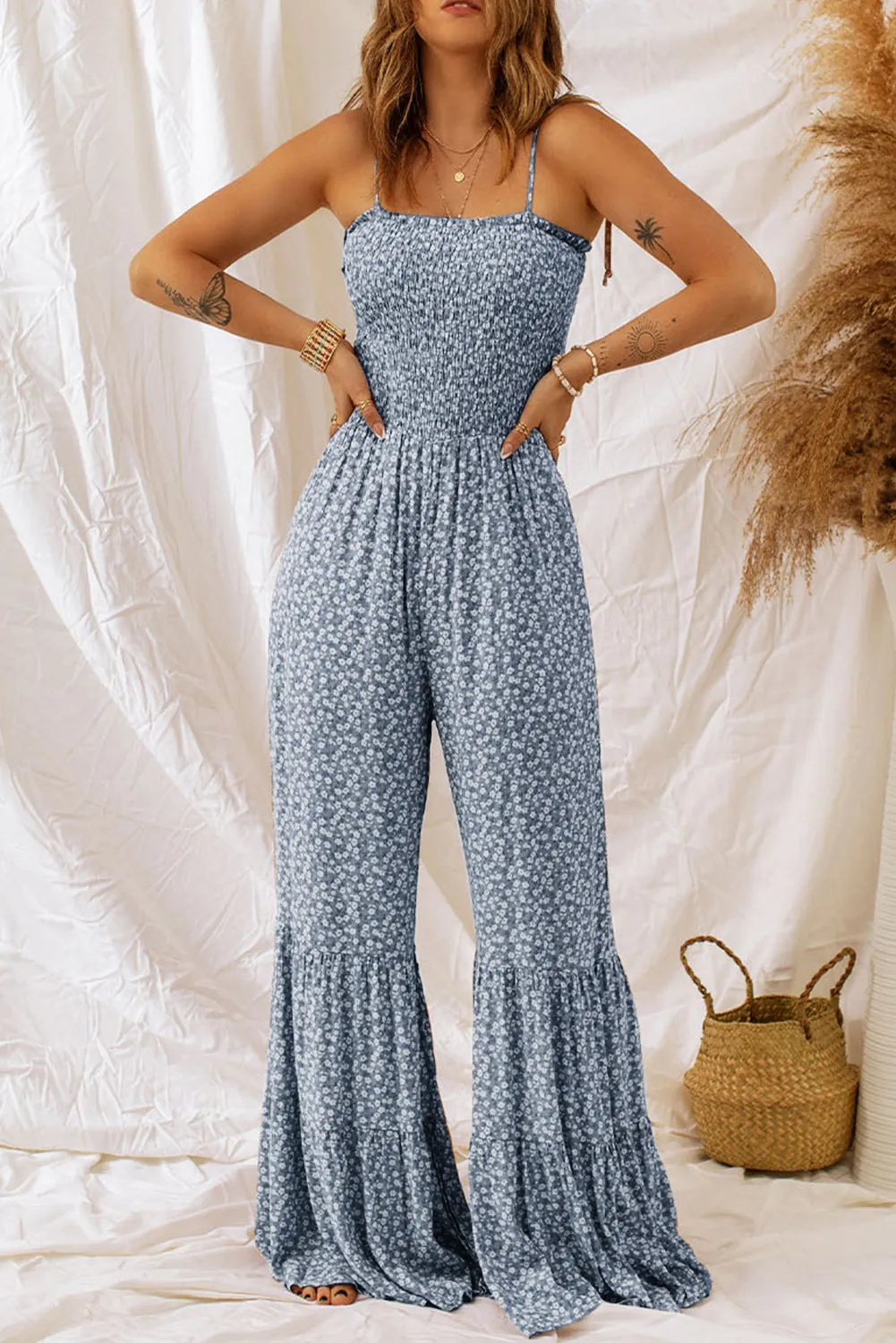 Gesmokter, bedruckter Jumpsuit mit breiten Trägern im Sunset Vacation-Stil