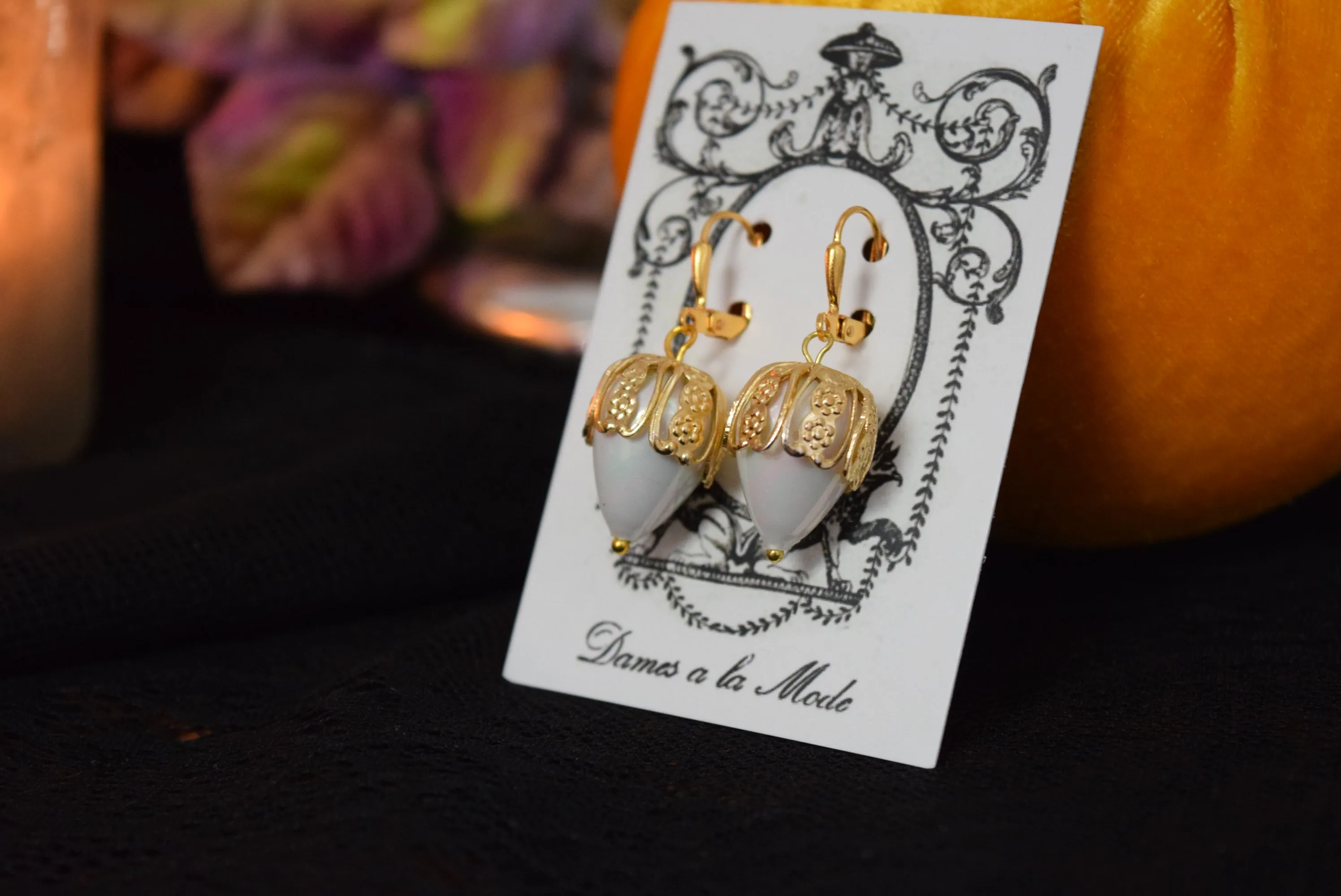 Shell Pearl Acorn Earring