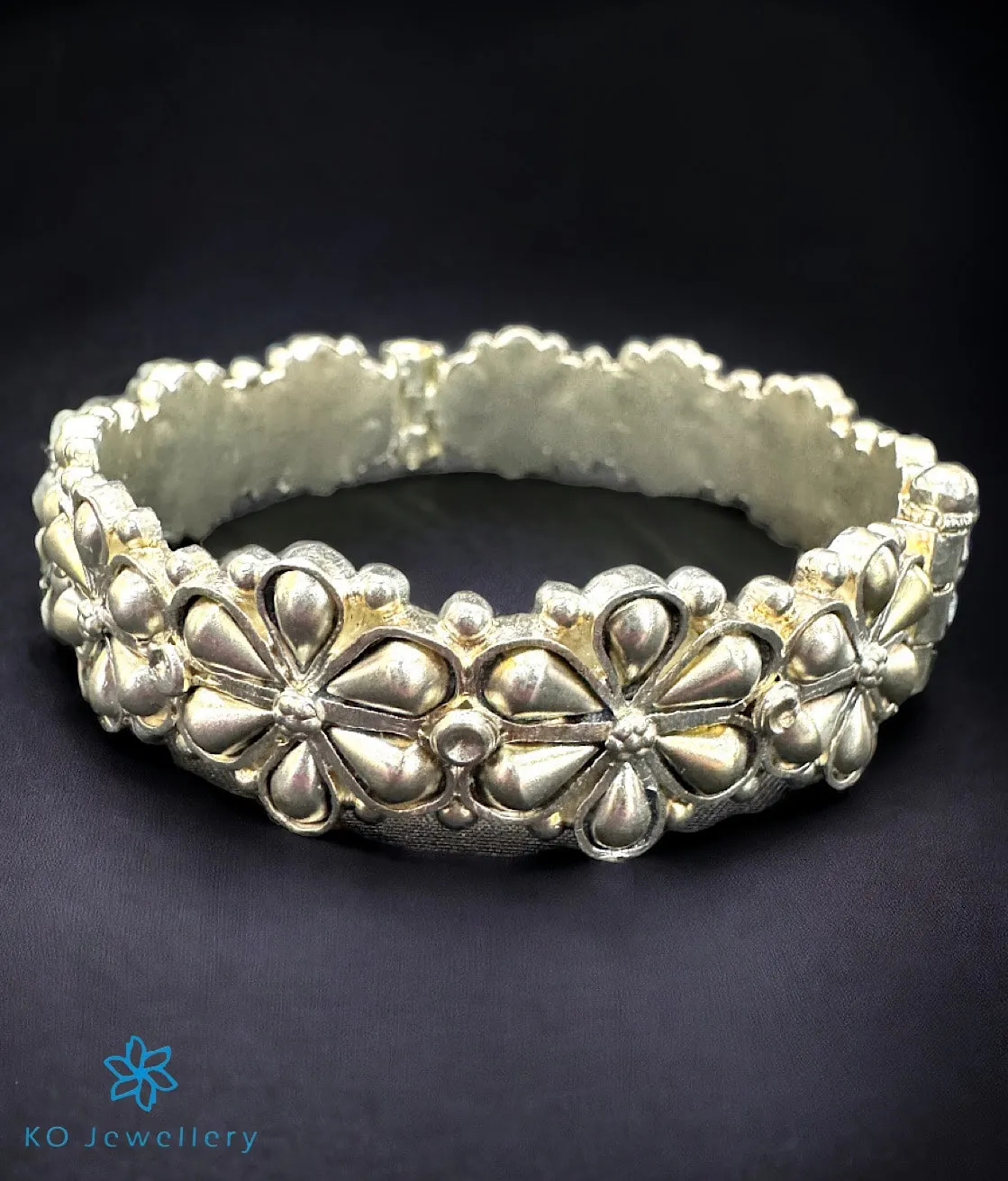 The Dhruva Silver Antique Openable Bracelet (Size 2.4)